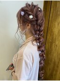 ヘアアレンジ×淡いピンク