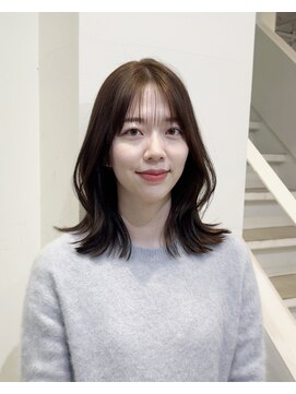 ビュー トウキョウ(VIEW TOKYO) 顔周りカット レイヤーカット ミディアムレイヤー簡単ヘアセット