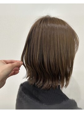 サロンド ベレーザ トータ(salao de beleza tota) くびれボブ　切りっぱなしスタイル