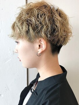 キコエル 三軒茶屋(kikoeru) パーマ風ハイトーンベリーショート[三軒茶屋]