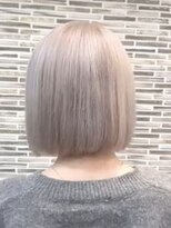 リシェール 北越谷店(RICHAIR)&nbsp;イメチェン ホワイトブロンド 外ハネボブ ワイドバング 北越谷