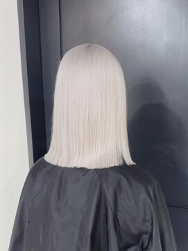 フリーク(FLEEK) ホワイトカラー