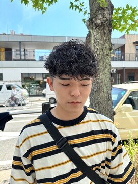 エディ(Edy) スペインカールスキンフェード外国人風メンズパーマ眉毛カット