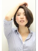 柔らかいウェーブで抜け感を演出させた大人ショート