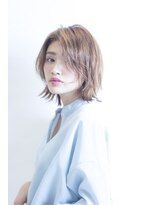 アミィヘアー(Ami Hair)&nbsp;外ハネフェザーミディ×ヌードベージュ