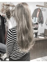 ヘアーアンドアトリエ マール(Hair&Atelier Marl)&nbsp;【Marl】黒髪からブリーチをしてホワイトアッシュカラーに♪