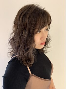 シーナ(scena) カジュアル×スモーキーベージュ