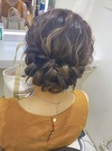 ねじりアップスタイル