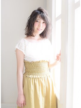 コア 梅田(Core) グレージュカラー/デザインカラー/シルキーベージュ/斜めバング