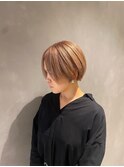大人女子のハンサムショート ハイトーン透明感カラー 髪質改善Tr