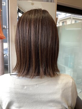 エル バイ ファースト(L by first) 【L by first】厚みを抑えた切りっぱなしボブ