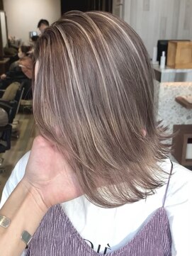 ラグーン(LAGOON) バレイヤージュグレージュハイライトダブルカラーケアブリーチ