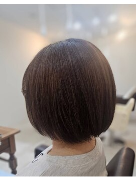 カロレ(Calore) ベージュ系ミニボブ