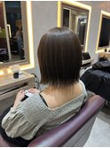 オシャレ度アップのすっきりボブ
