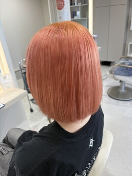 ルシエバイファブリック(Lucie by fabrique) 柔らかコーラルピンクの切りっぱなしボブ