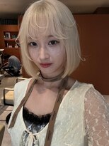 ノラ シンディ(NORA CYNDY) ホワイトブロンド ホワイトベージュ ミルクティーベージュ