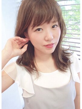 キャンバス(Canvas) 軽さと外ハネで作る大人ストレート