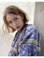 ユアーズ ヘア 恵比寿本店(youres hair)&nbsp;ブロンド波巻き肩ボブ 大森春奈