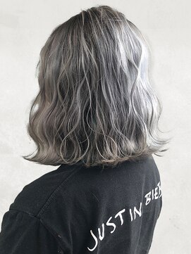 イマジン 川越(IMAGINE) 10代20代大人可愛い透明感ハイトーンシルバーアッシュ無造作ボブ