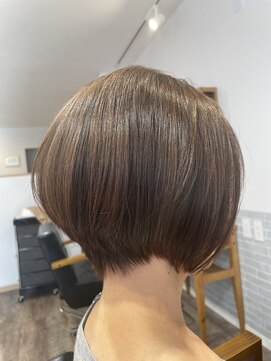 トナリ(tonari) 大人世代のコンパクトショートスタイル