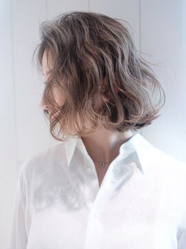 アイティーバイアルバム 藤沢店(IT by ALBUM) ベージュボブ_斜めバンググレージュカラー_ba460082