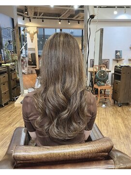 ワン エイティー ディグリース 恵比寿(180°One Eighty Degrees.) ブリーチハイライト×シナモンベージュ