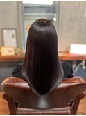 縮毛矯正で艶髪／20代30代40代／新宿／髪質改善
