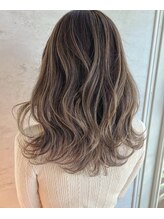 コスメポット(Cosmepot)&nbsp;ブリーチハイライトカラーミルクティーベージュレイヤーカット