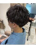 ネオリーブ モカ 川崎チネチッタ店(Neolive mocca)&nbsp;刈り上げセンターパート/マッシュ/レイヤーカット