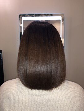 アールサロン アオヤマ(Rr SALON AOYAMA) プラチナミネコラストレート