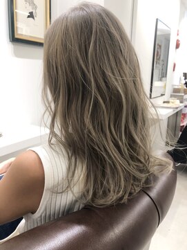 インビテーション(invitation) invitationお客様スタイル)大人気ハイトーンミルクティベージュ