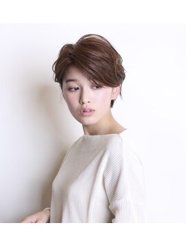 ヘアーメイク ツインズストリート(Hair Make TWINS street) 耳掛けショート