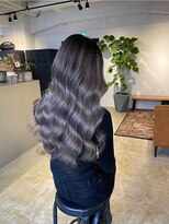 メリー オオサカ(Merly Osaka)&nbsp;ほんのりラベンダーカラー_グレーアッシュなバレイヤージュ_