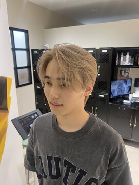 ステージ(STAGE) ダウンパーマ　ニュアンスパーマ　センターパート