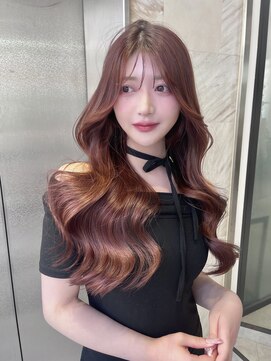 リリー(Lilley) ピンクブラウン×小顔レイヤー×韓国風巻き×髪質改善