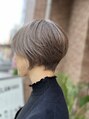 ピリナ(PILINA) 白髪活かしカラーでグレージュカラー大人ショートに！