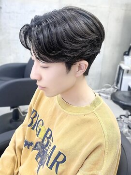 ジィルム(XELM) 韓国レイヤーカット/ブリーチ/レイヤーカット/ハッシュカット