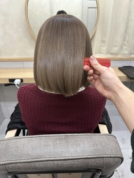 年齢に負けないヘアスタイル
