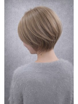 ピース バイ シータ(PEACE by CITA) 【AKIHIRO】美髪改善シルキーベージュ×大人ショートボブ