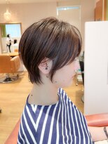 リタ(Lita)&nbsp;20代30代40代50代耳かけくびれショート/小顔/レイヤー/ベージュ