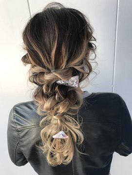 ヘアスタジオニコ(hair studio nico...) 編みおろし