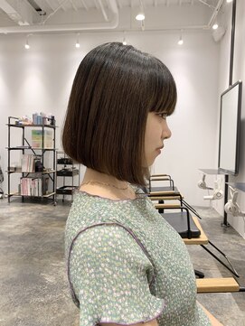 ニーナ(NINA) 切りっぱなしボブ