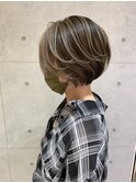 ショートボブ×バレイヤージュ