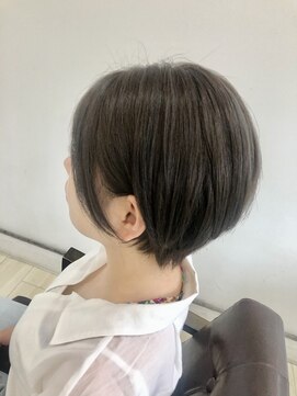 カッピオ(Cappio) 耳にかけられるくびれショート