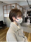 耳掛け小顔ショート【20代/イルミナカラー/縮毛矯正/髪質改善】
