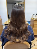 アピッシュ シェリ(apish cherie)&nbsp;アイロンで巻いたようなコテ巻き風パーマ