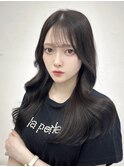 レイヤーカットくびれヘア韓国ヘアラベンダーグレージュ