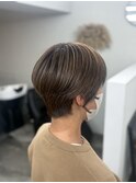 明るめハイライト×白髪ぼかしショート