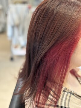 シャルムヘアー(charme hair) 派手め、インナーレッド×ピンクベージュ