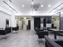 AWARD受賞店多数の《Cecil hair梅田店》が誇るこだわりの艶・透明感カラー×髪質改善メニューをご提案♪